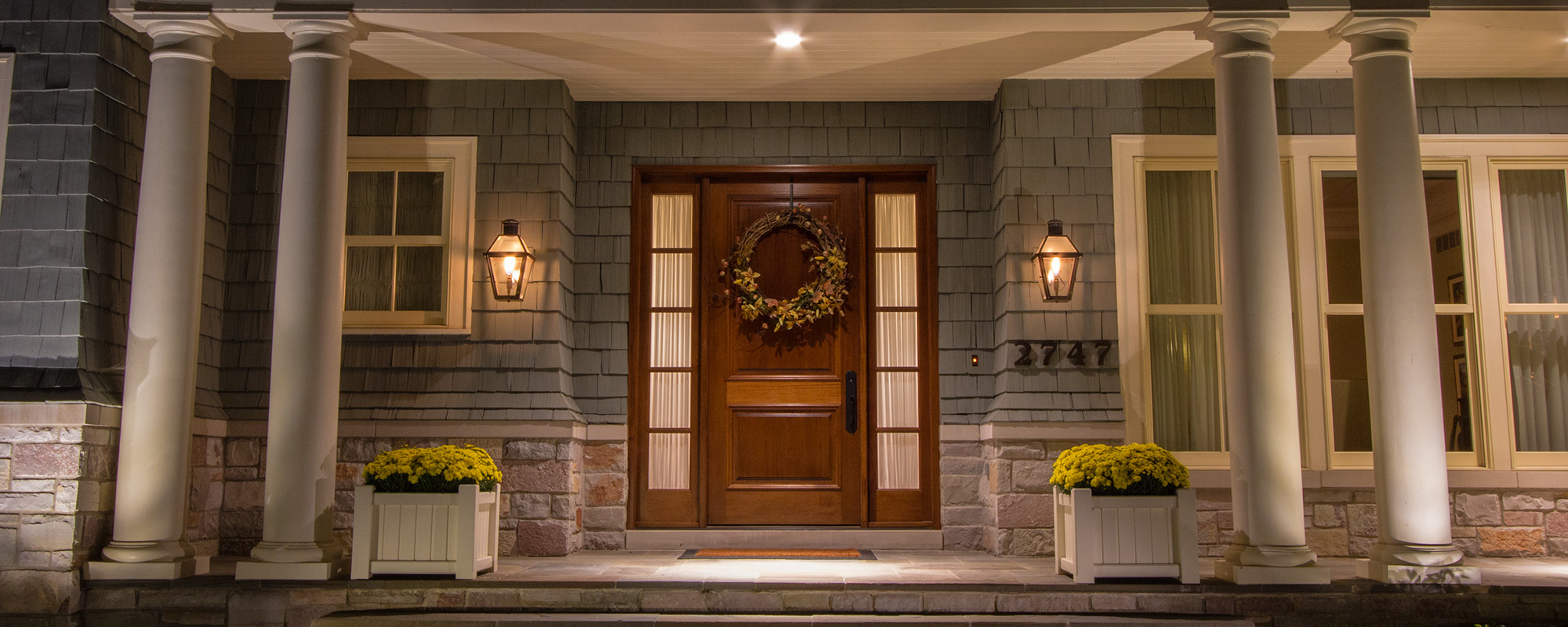 landscape-lighting-home-slide-1